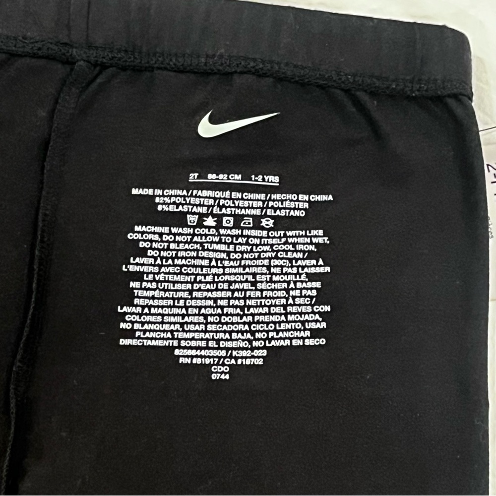 New Nike Girls Black Leggings size 2T - Picture 3 of 4